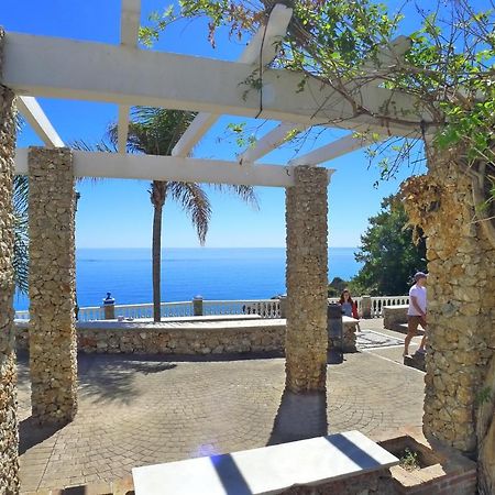 Villa Pinomar - Sleeps 8 - Burriana Beach Nerja Exterior photo